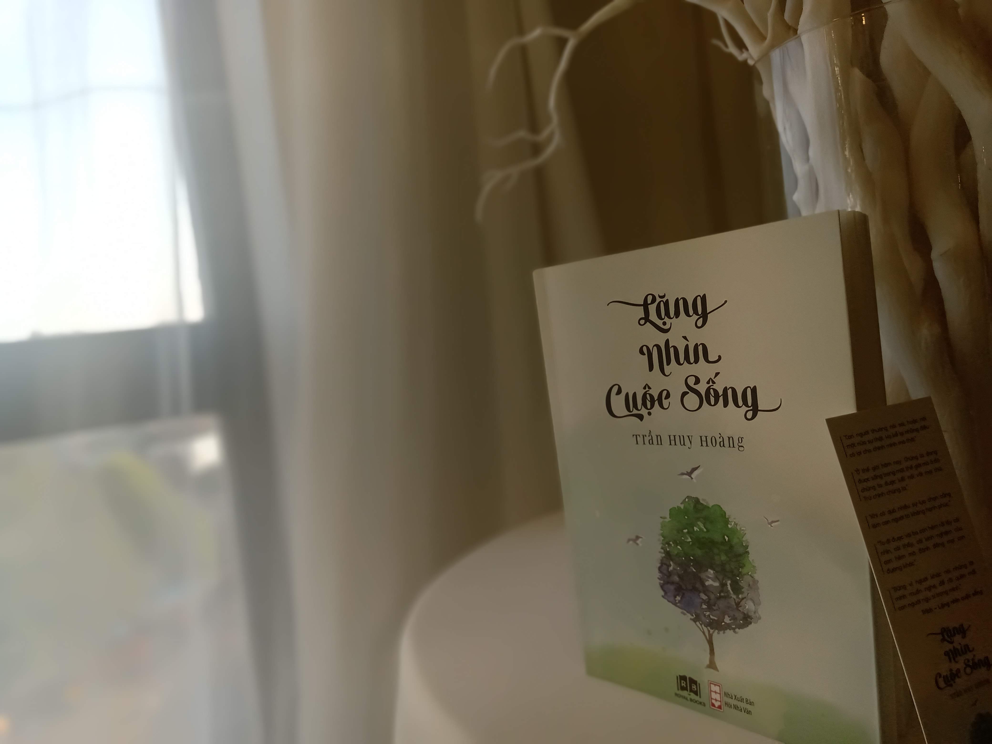 lặng nhìn cuộc sống