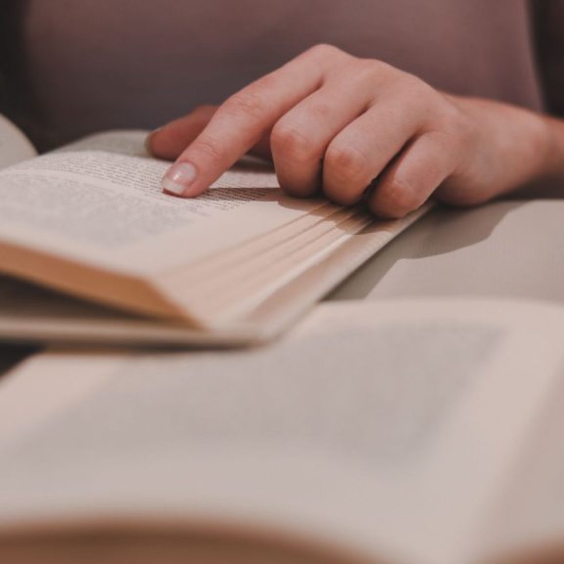 tìm người viết sách