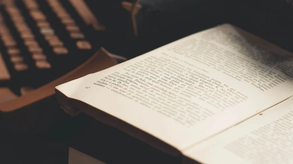 tìm người viết sách thuê